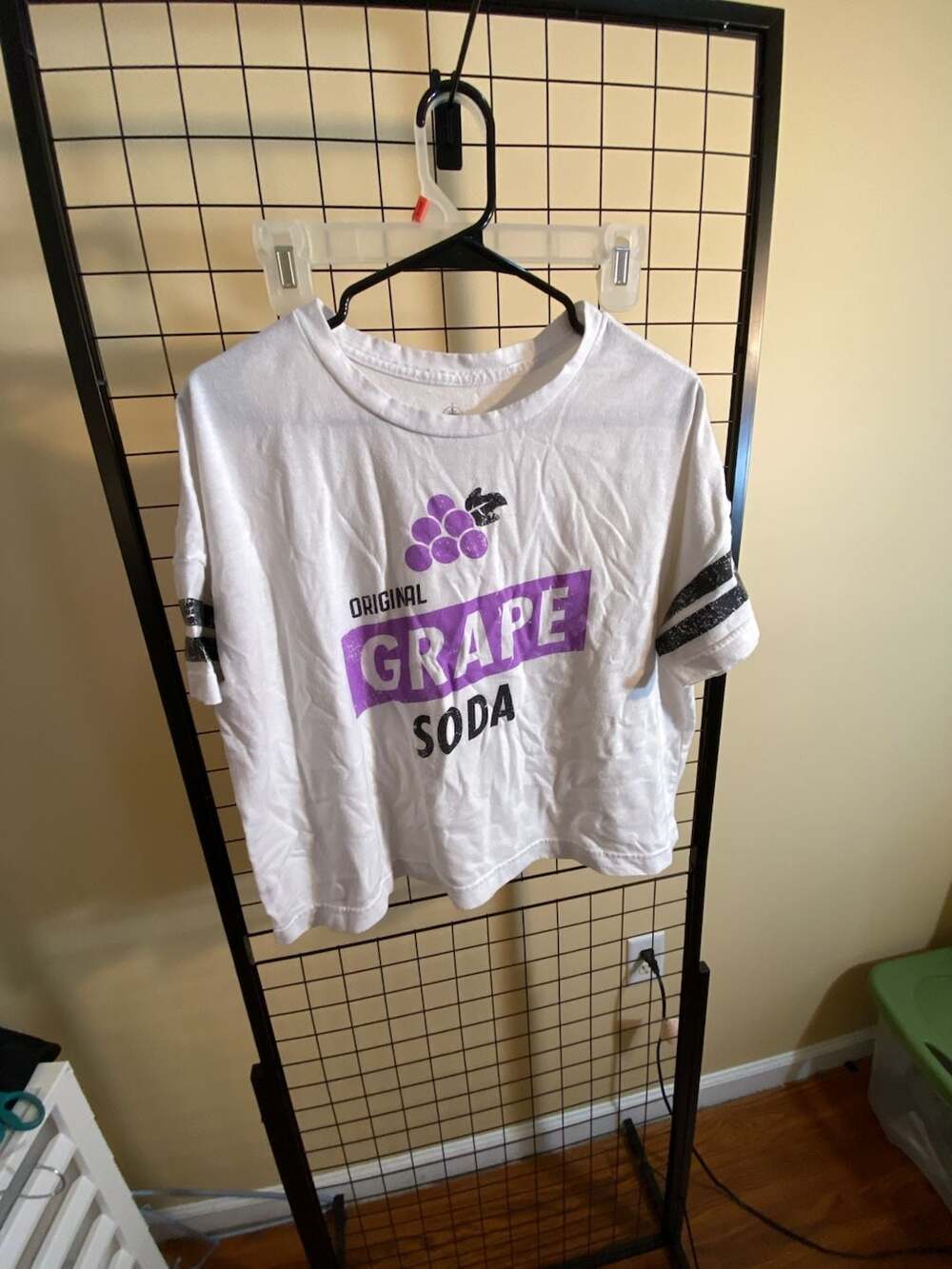 Disney Up Grape Soda T-Shirt Size L White Pixar